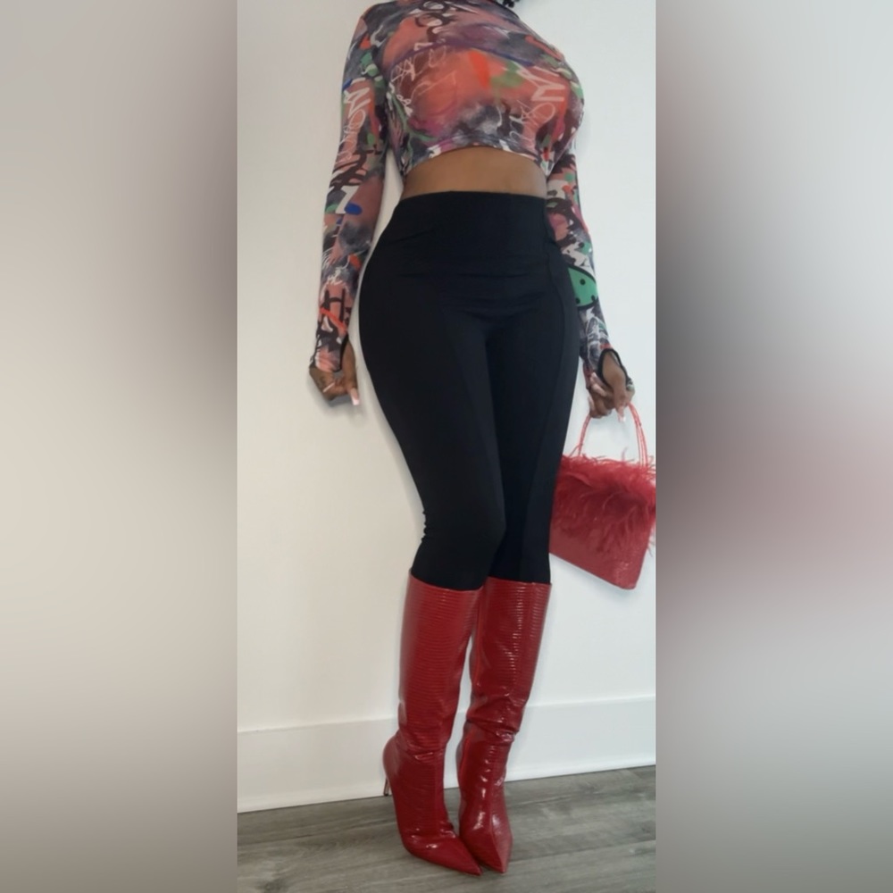 Women's Red Knee-High Pointed Toe Stiletto Boots - Picture 3 of 4